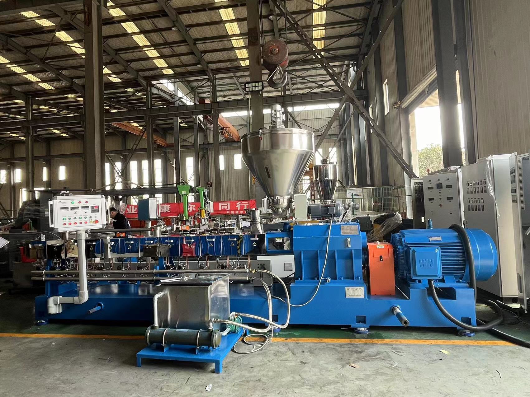 配上這些輔機(jī)，雙螺桿擠出機(jī)才完美