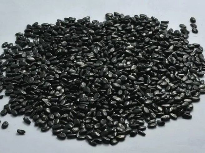 在生產(chǎn)高填充黑色母時(shí)，應(yīng)該如何選擇造粒機(jī)？