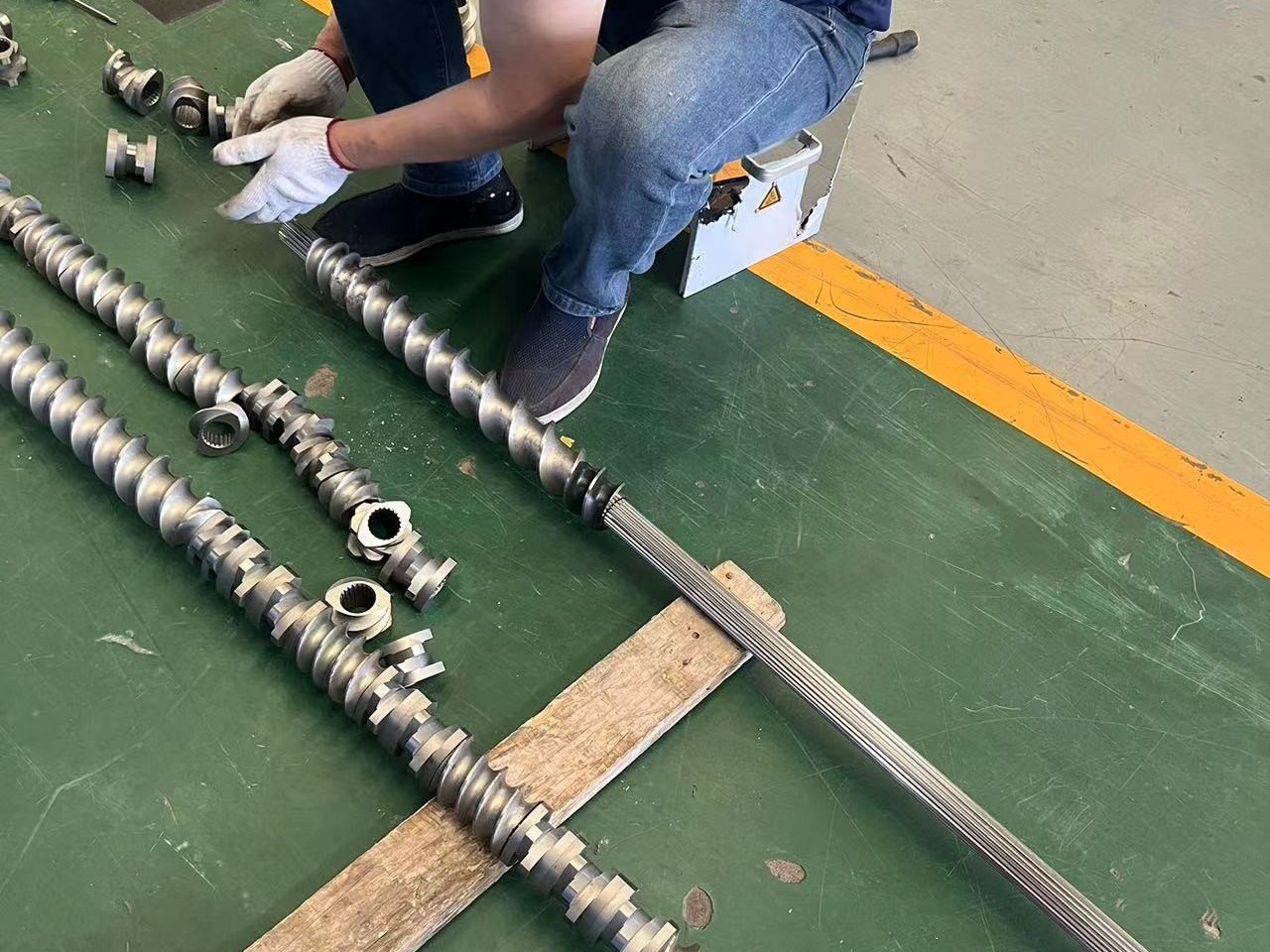 擠出機機筒螺桿質(zhì)量不穩(wěn)定會有哪些影響？