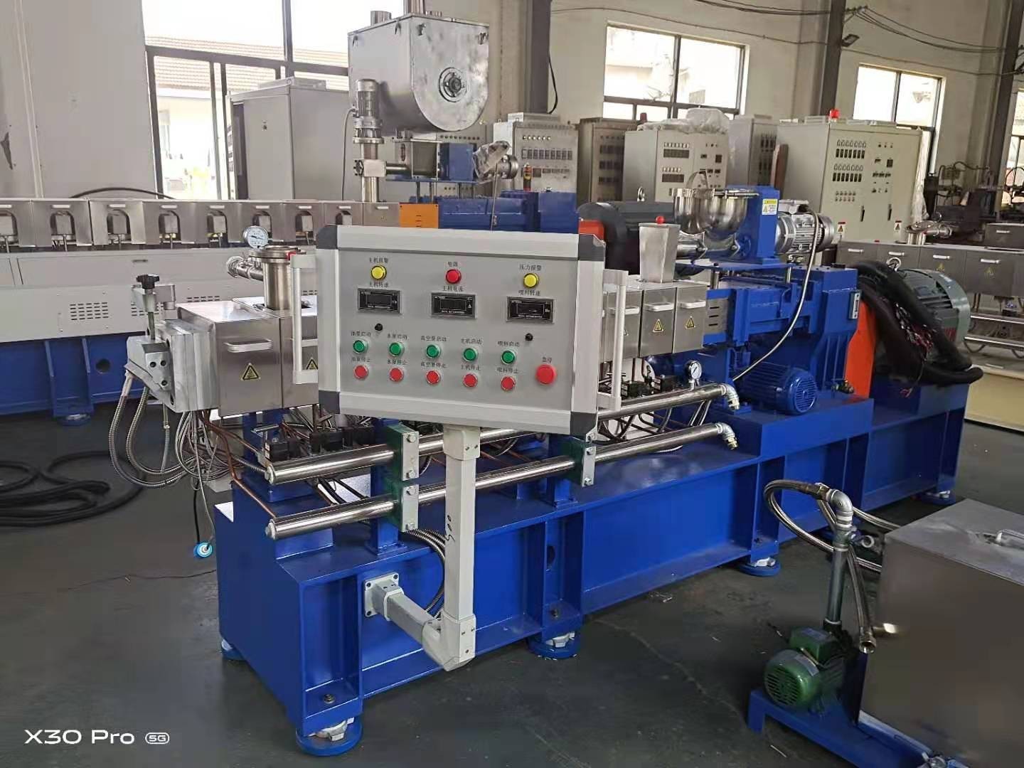 三螺桿擠出機(jī)比雙螺桿具有這些優(yōu)勢(shì)！
