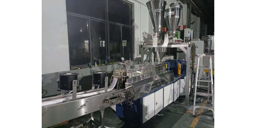 有關于雙螺桿擠出機的化學性